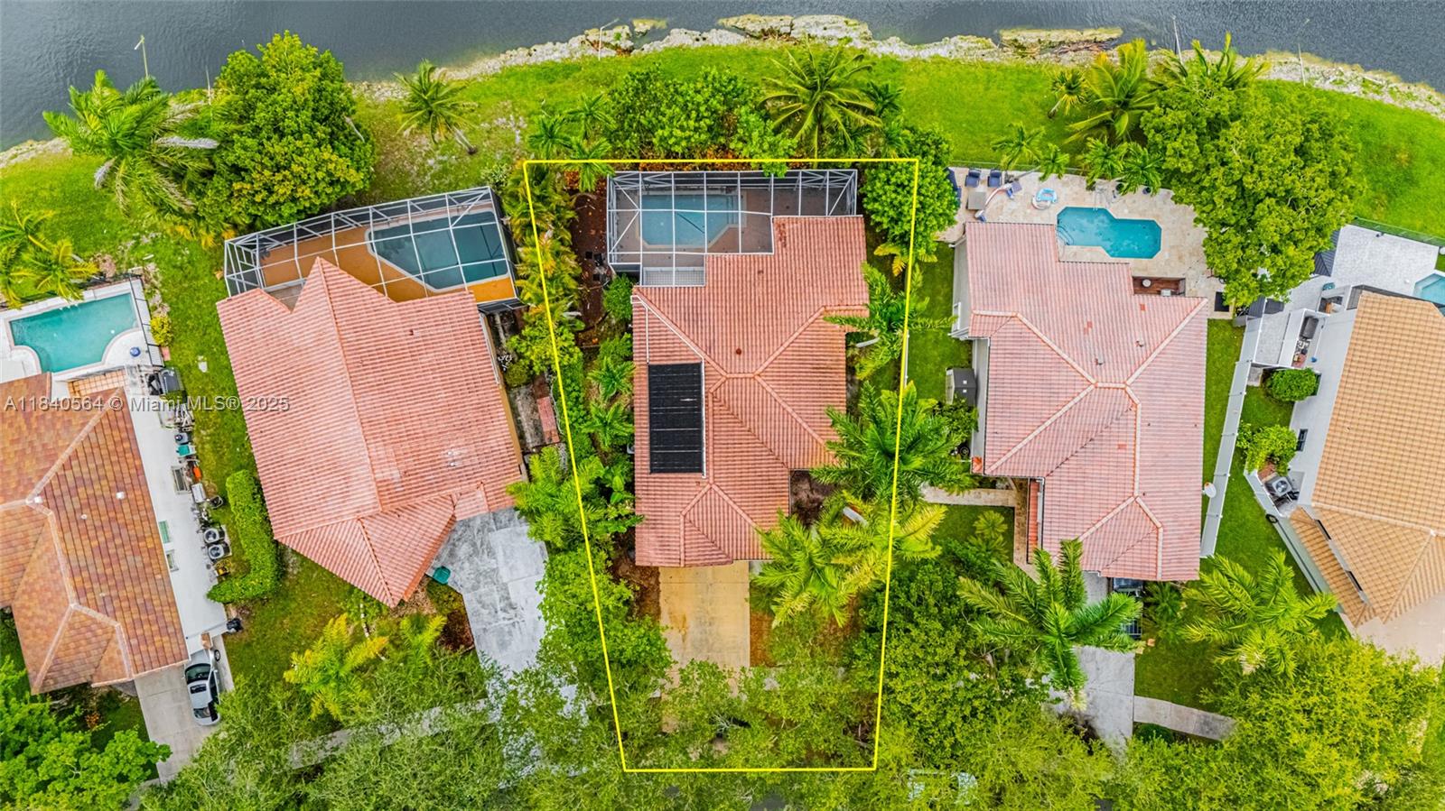 COUNTRY'S POINT - Residential