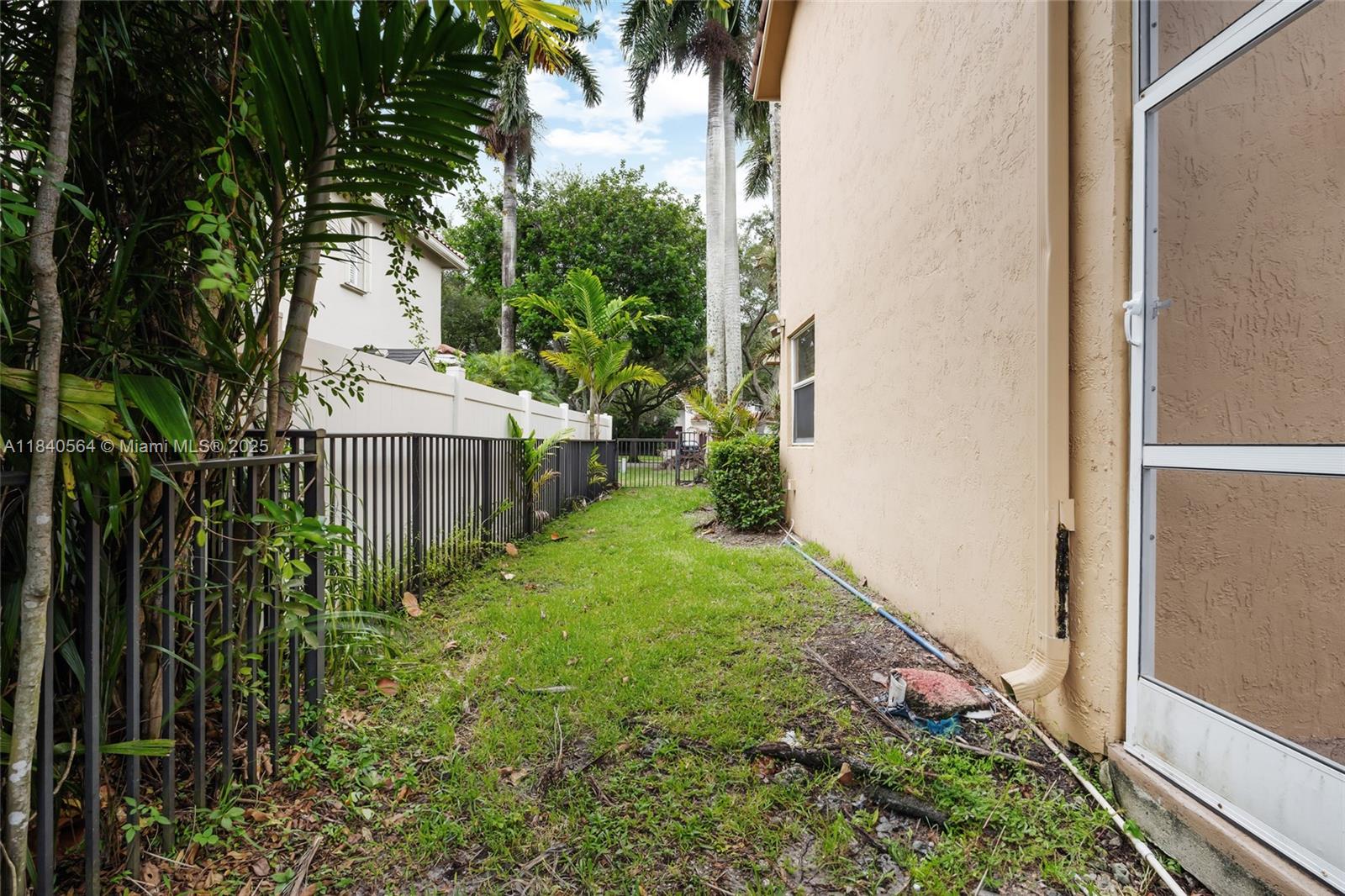 COUNTRY'S POINT - Residential