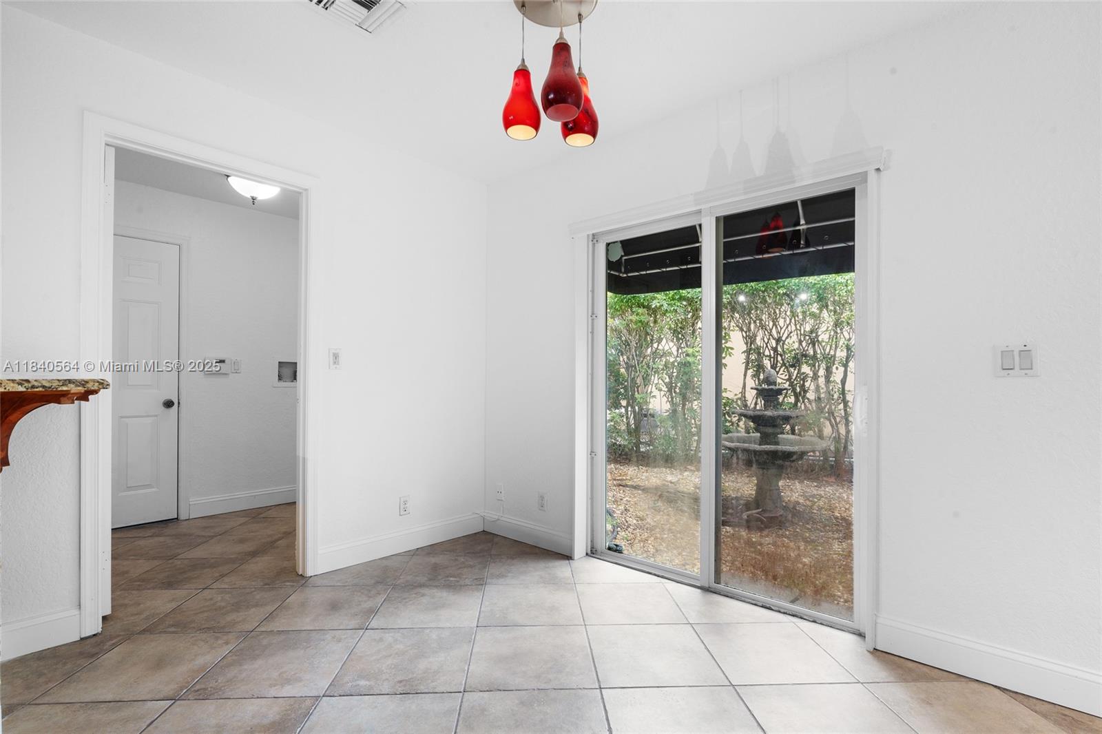 COUNTRY'S POINT - Residential