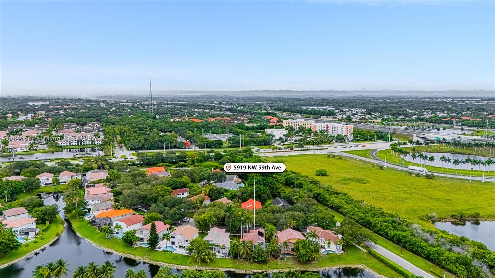 COUNTRY'S POINT - Residential