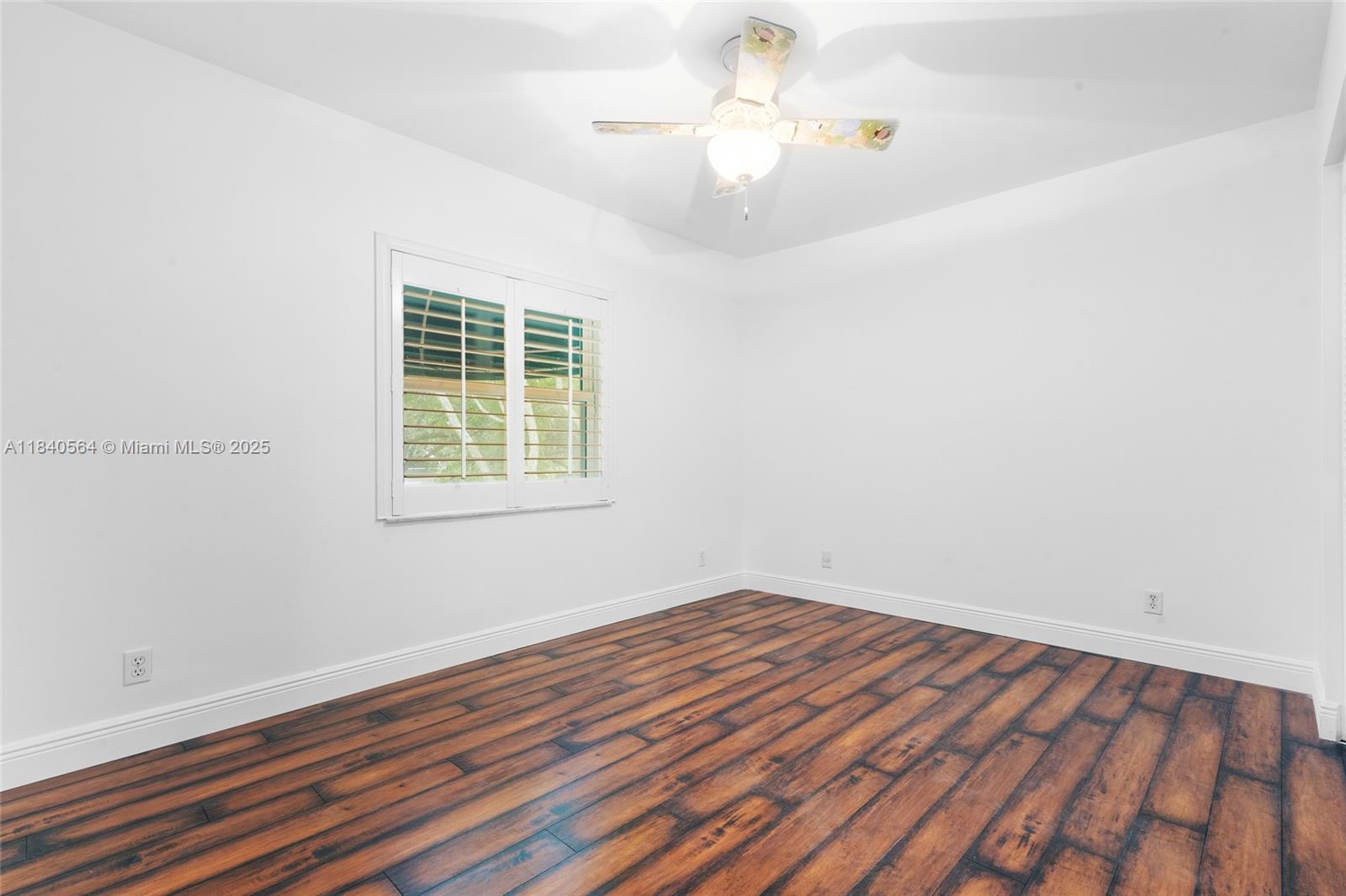 COUNTRY'S POINT - Residential