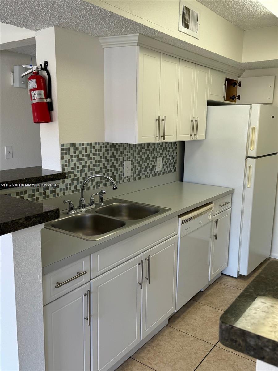 BISCAYNE BEACH CLUB CONDO - Residential Lease