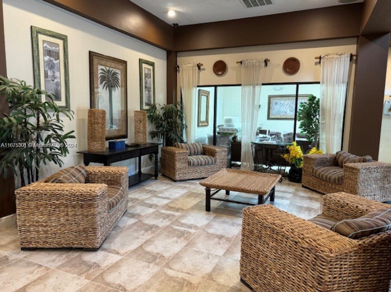 BISCAYNE BEACH CLUB CONDO - Residential Lease