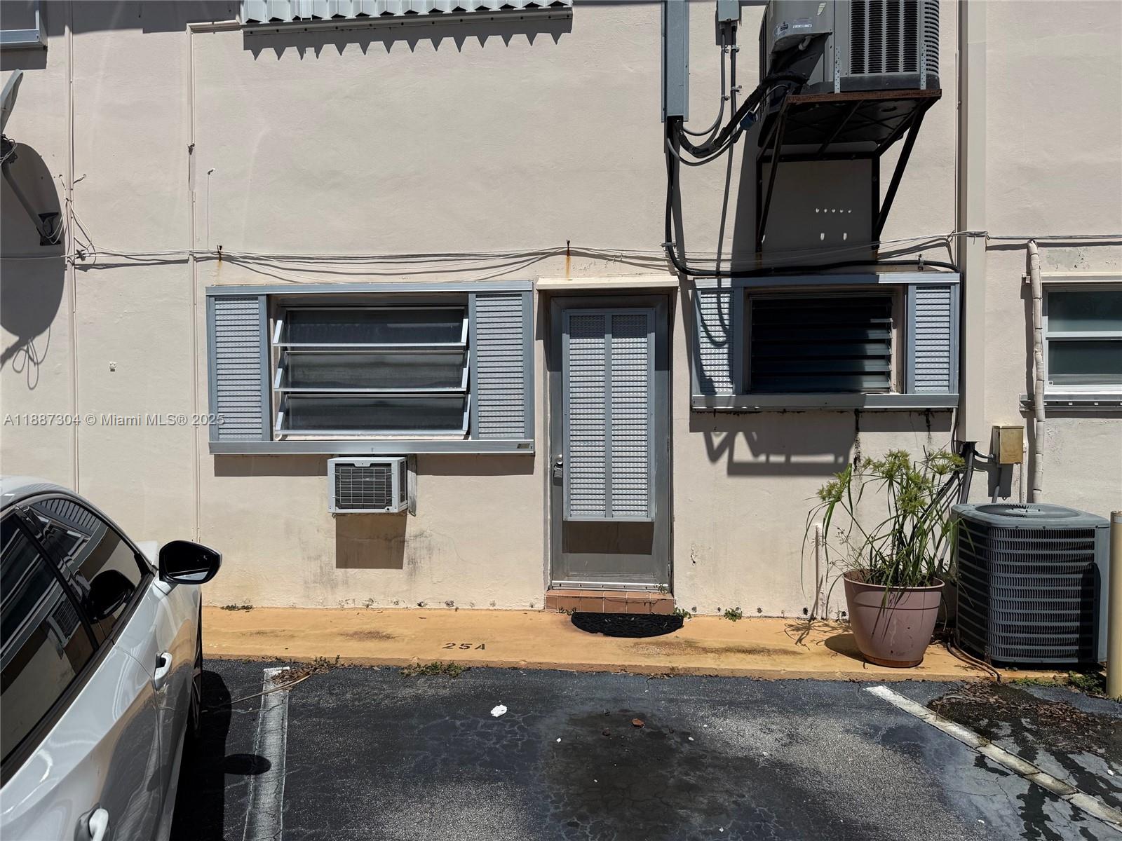 ELDORADO COUNTRY CLUB APT - Residential