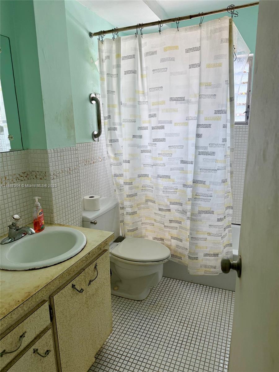ELDORADO COUNTRY CLUB APT - Residential