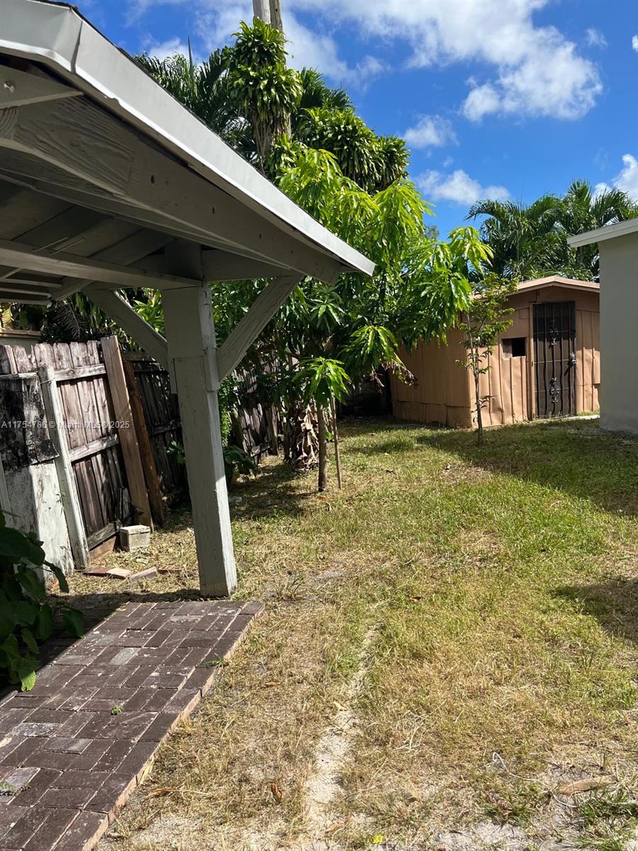 PLAYLAND ISLES - Residential