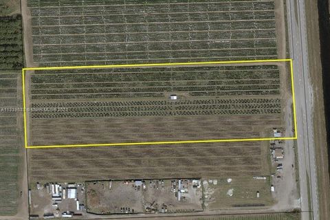30-59-17-000-0061 Miami FL 33196