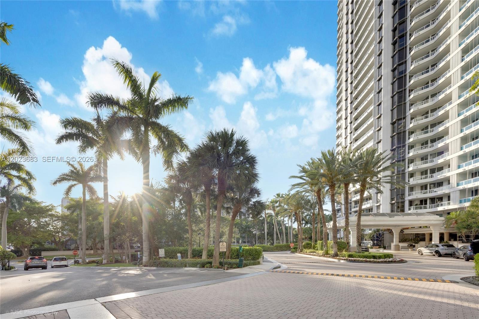 NORTH TOWER AT THE POINT - Residential