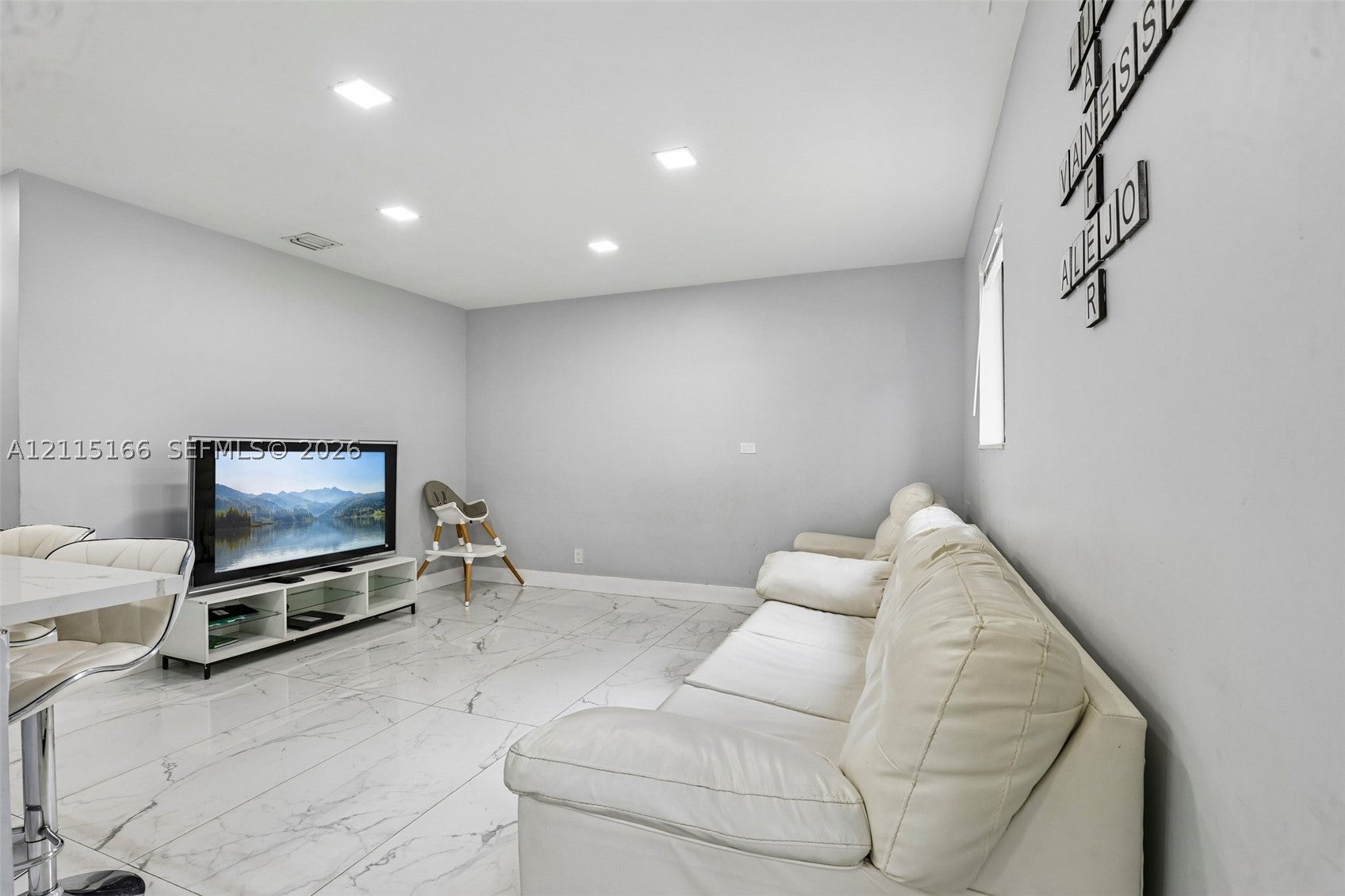 1421 N 68th Ter