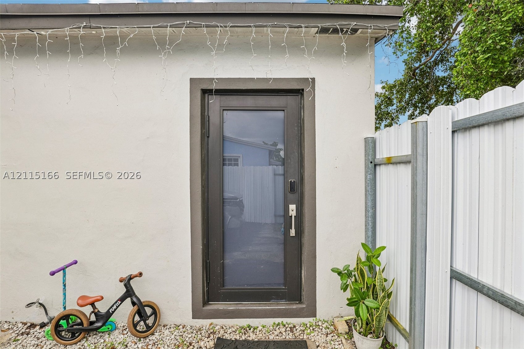 1421 N 68th Ter