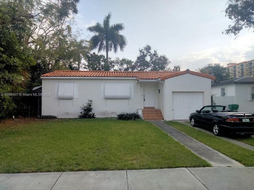 2 BED, 1 BATH, SINGLE FAMILY HOME. NEW APPLIANCES, NEW KITCHEN, NEW BATH. FRESHLY PAINTED. 1 CAR GARAGE. CENTRALLY LOCATED TO SHOPS, RESTAURANTS, NIGHT LIFE AND BUSINESS AREAS.
