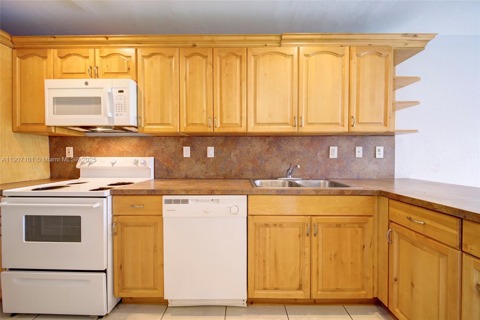 WEST PERRINE ADDN - Residential Lease