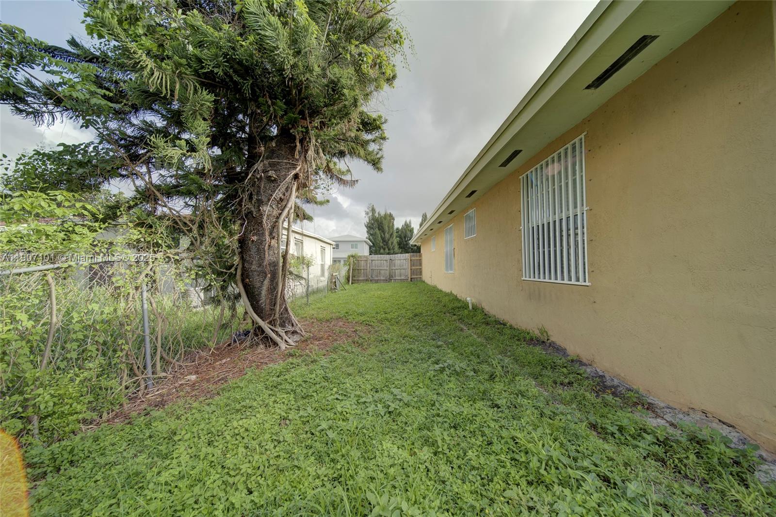 WEST PERRINE ADDN - Residential Lease