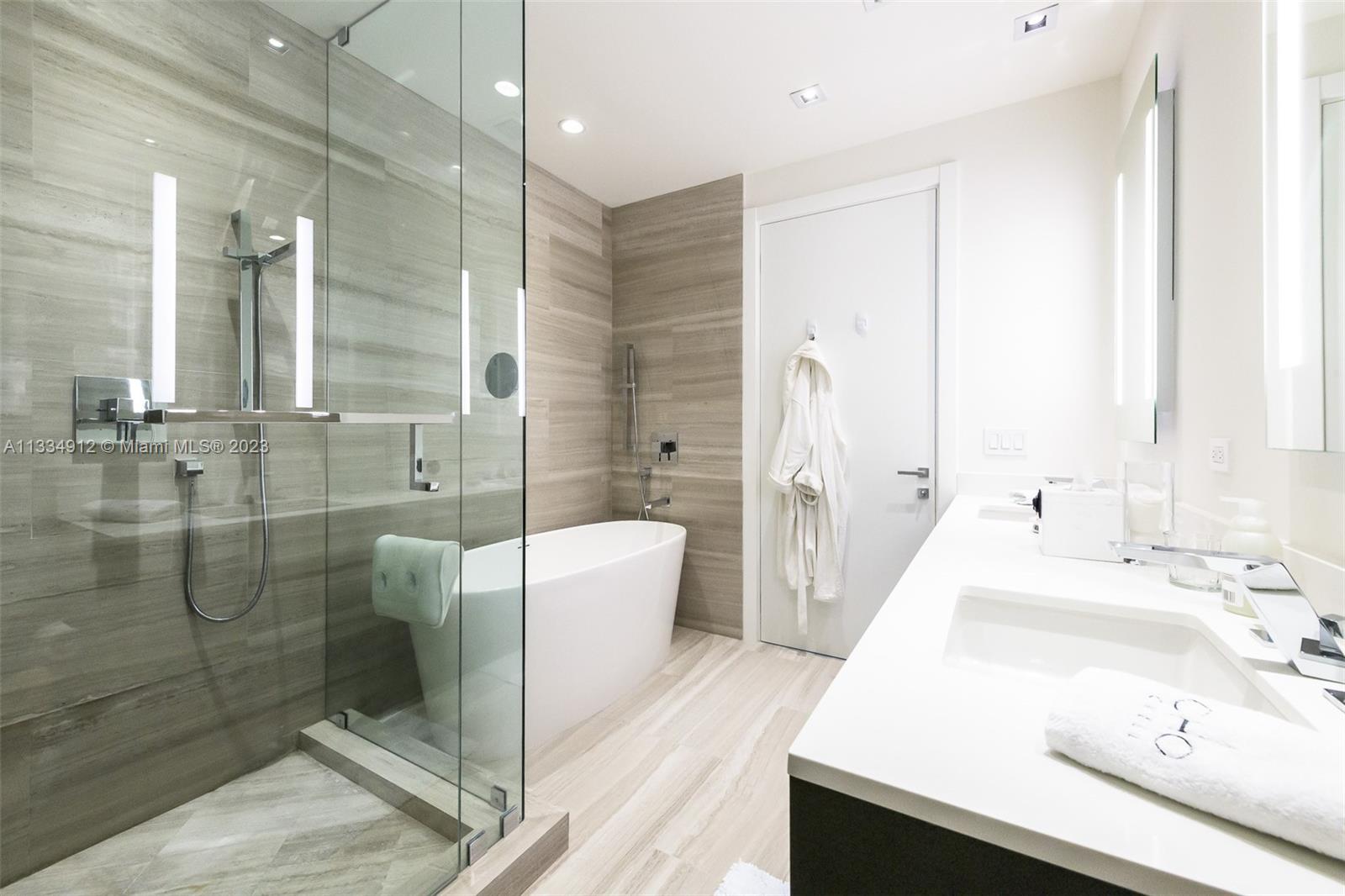 ECHO BRICKELL CONDO - Residential Lease