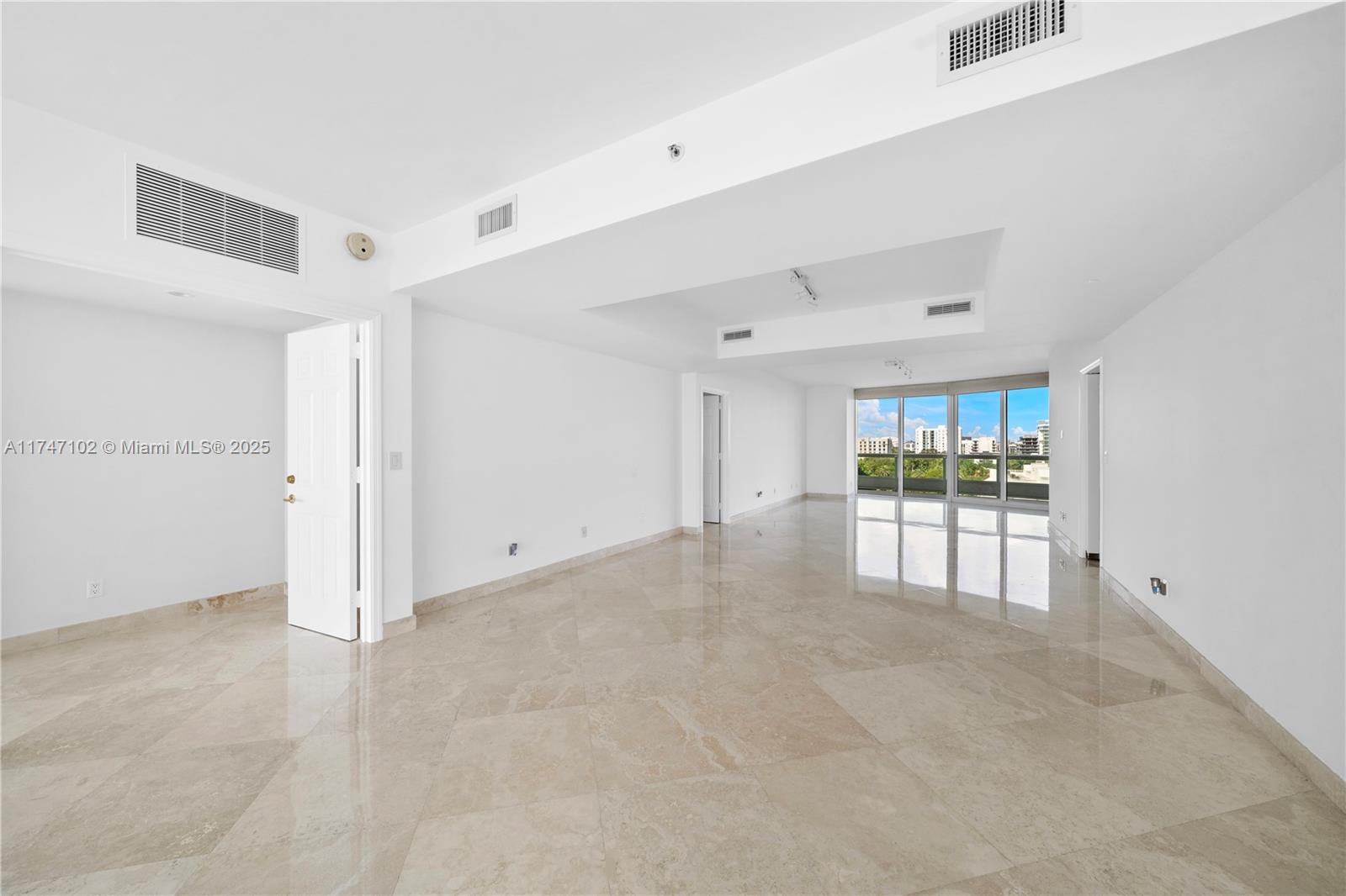 1643 Brickell Ave 1002