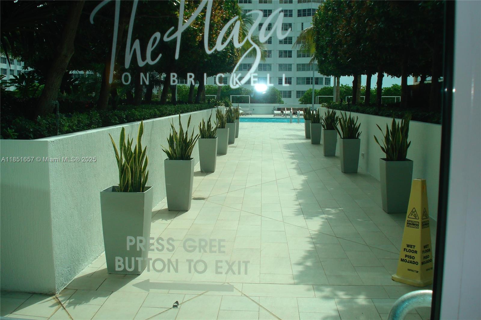Great 2/2 split plan unit located in The Plaza on Brickell. Apartment is on 10th floor with access to the pool and amenities without use elevator. Laminated flooring throughout. Big balcony with access from living room and both rooms. Nice view of Brickell and walking access to Brickell City Center, people mover, Brickell Village, financial district, restaurants, etc.