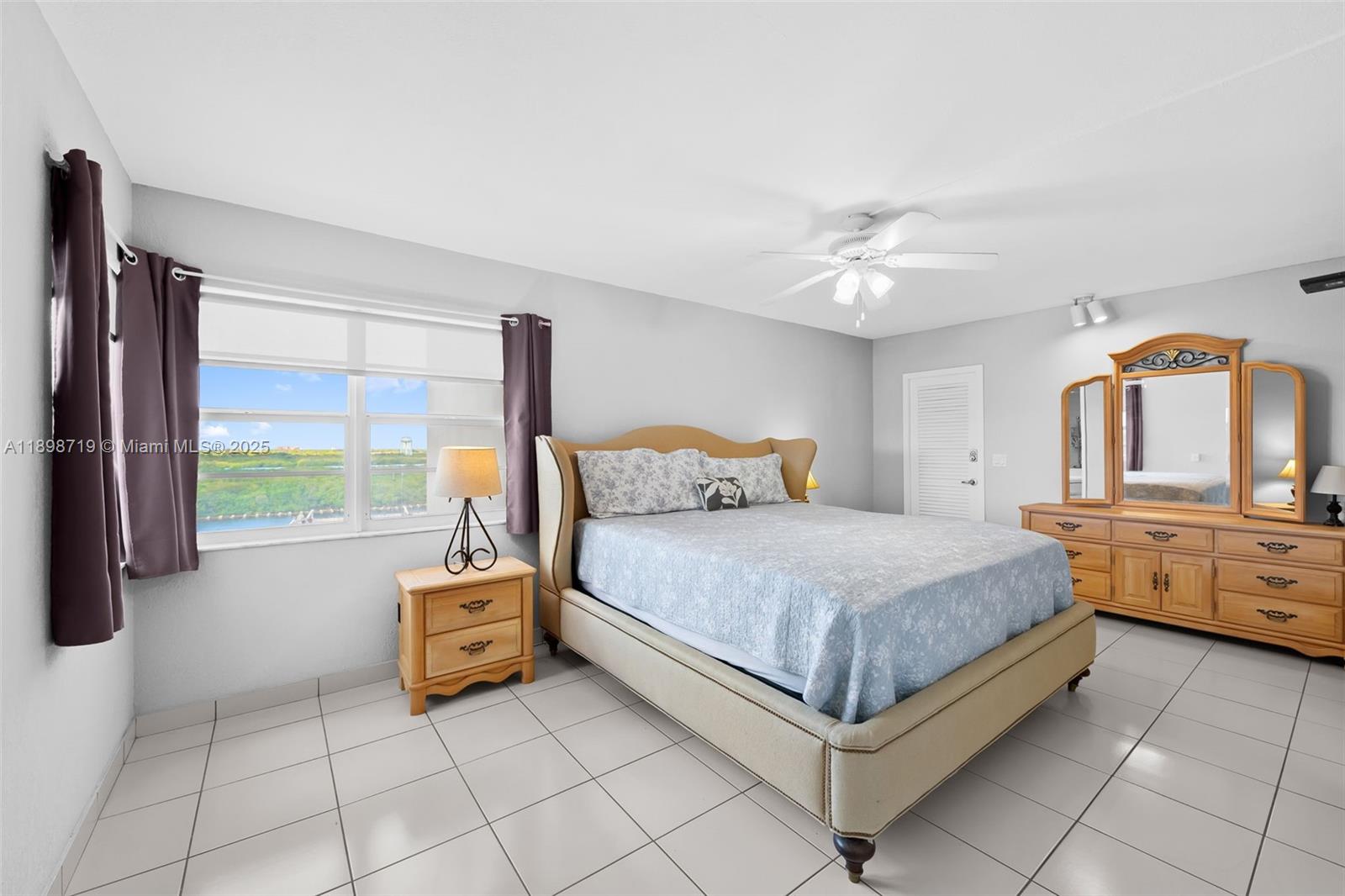 HOLLYWOOD TOWERS CONDO - Residential Lease