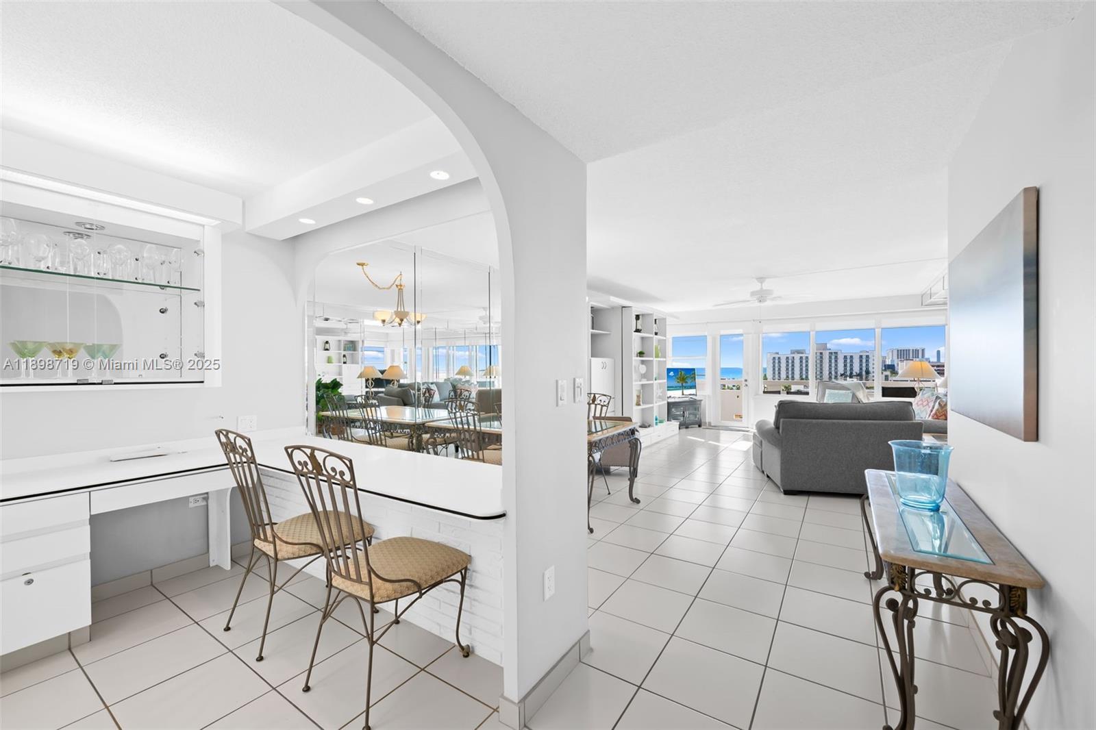 HOLLYWOOD TOWERS CONDO - Residential Lease