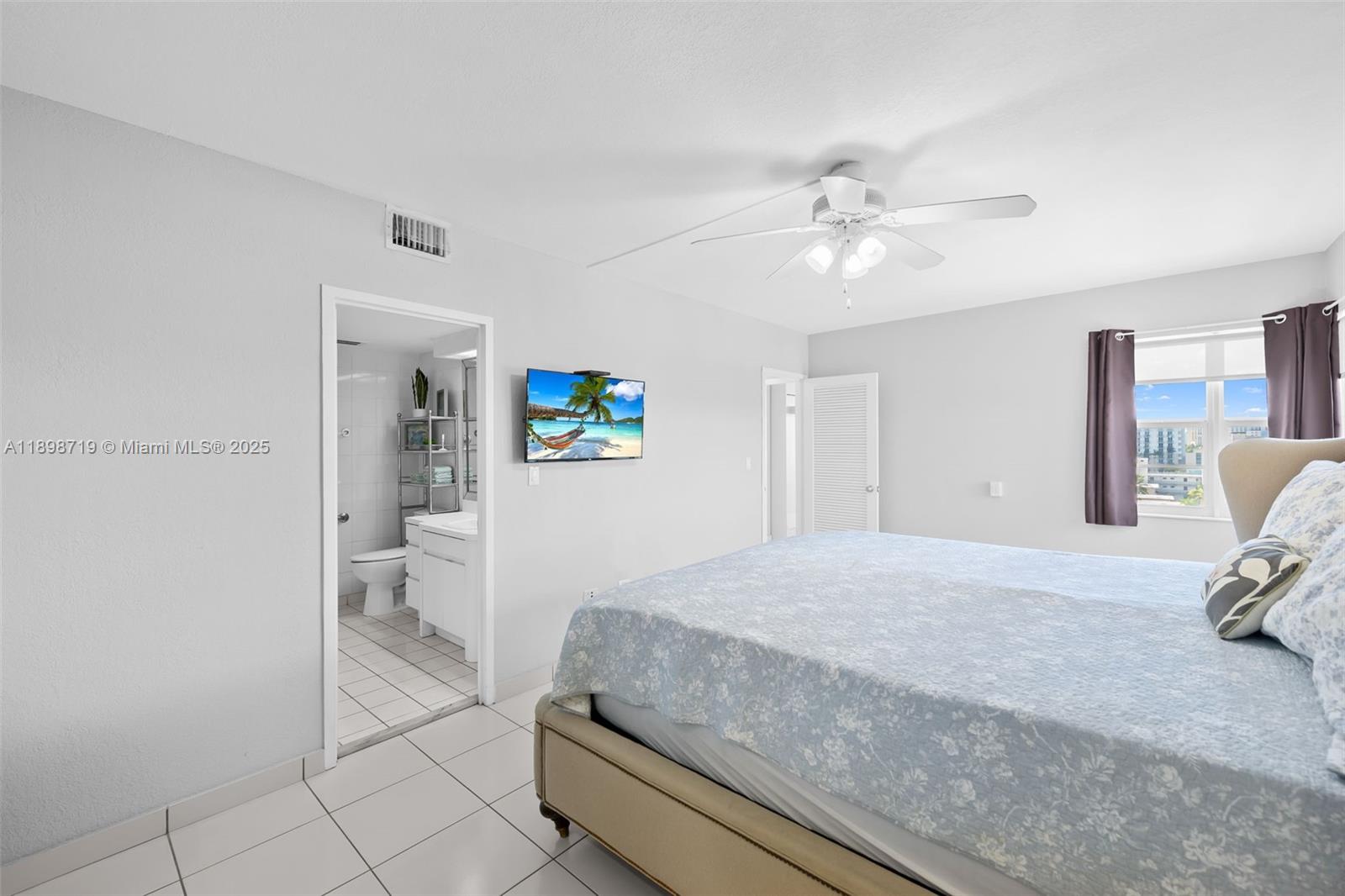 HOLLYWOOD TOWERS CONDO - Residential Lease