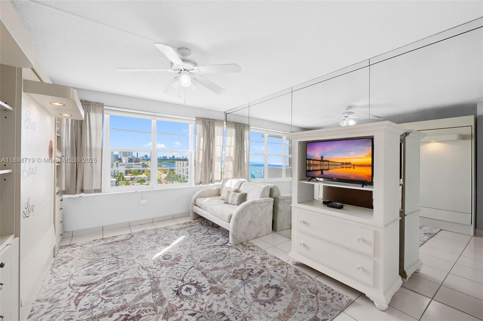 HOLLYWOOD TOWERS CONDO - Residential Lease
