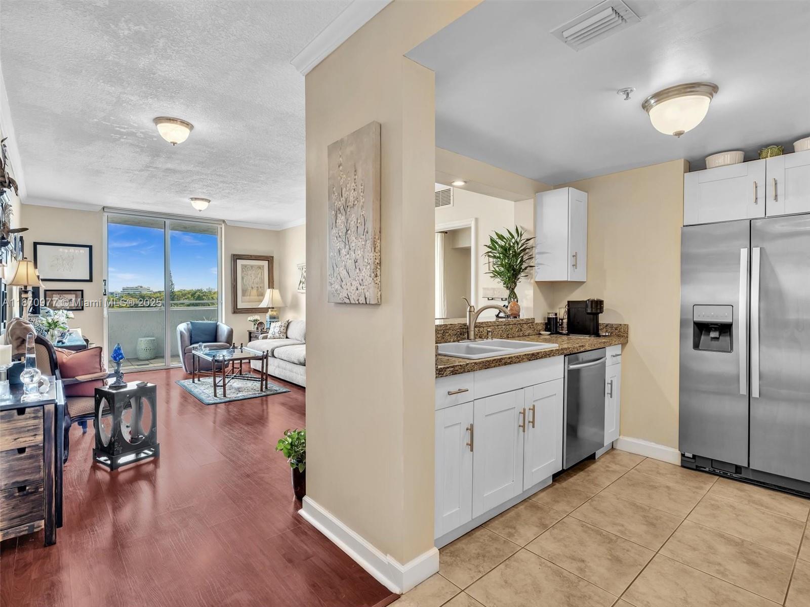 GATEWAY TO THE GROVE COND - Residential