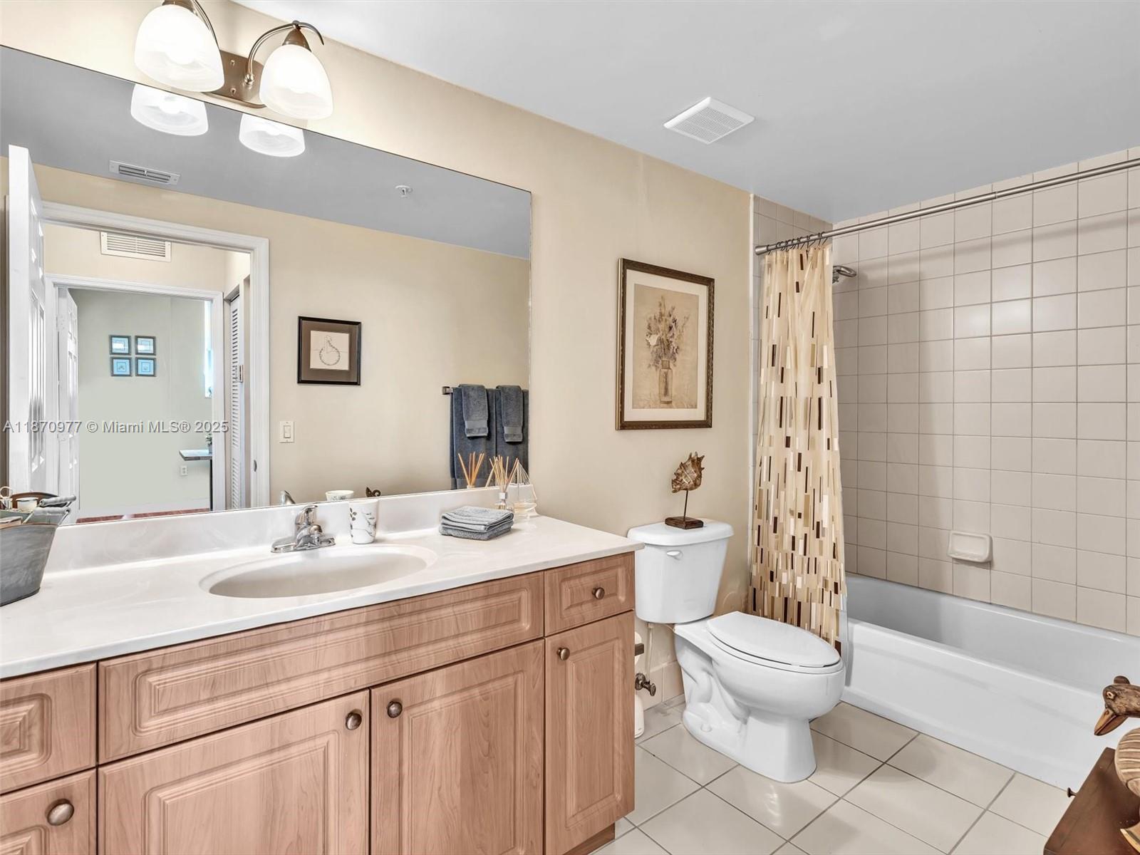 GATEWAY TO THE GROVE COND - Residential