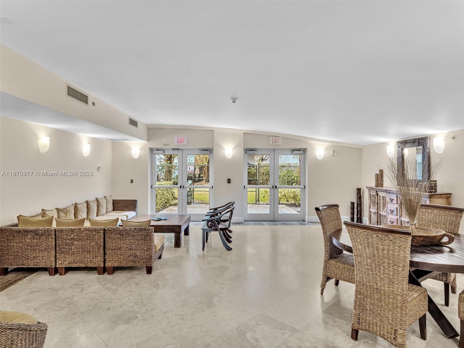 GATEWAY TO THE GROVE COND - Residential