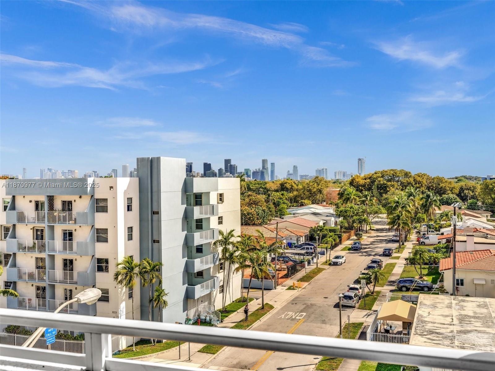 GATEWAY TO THE GROVE COND - Residential