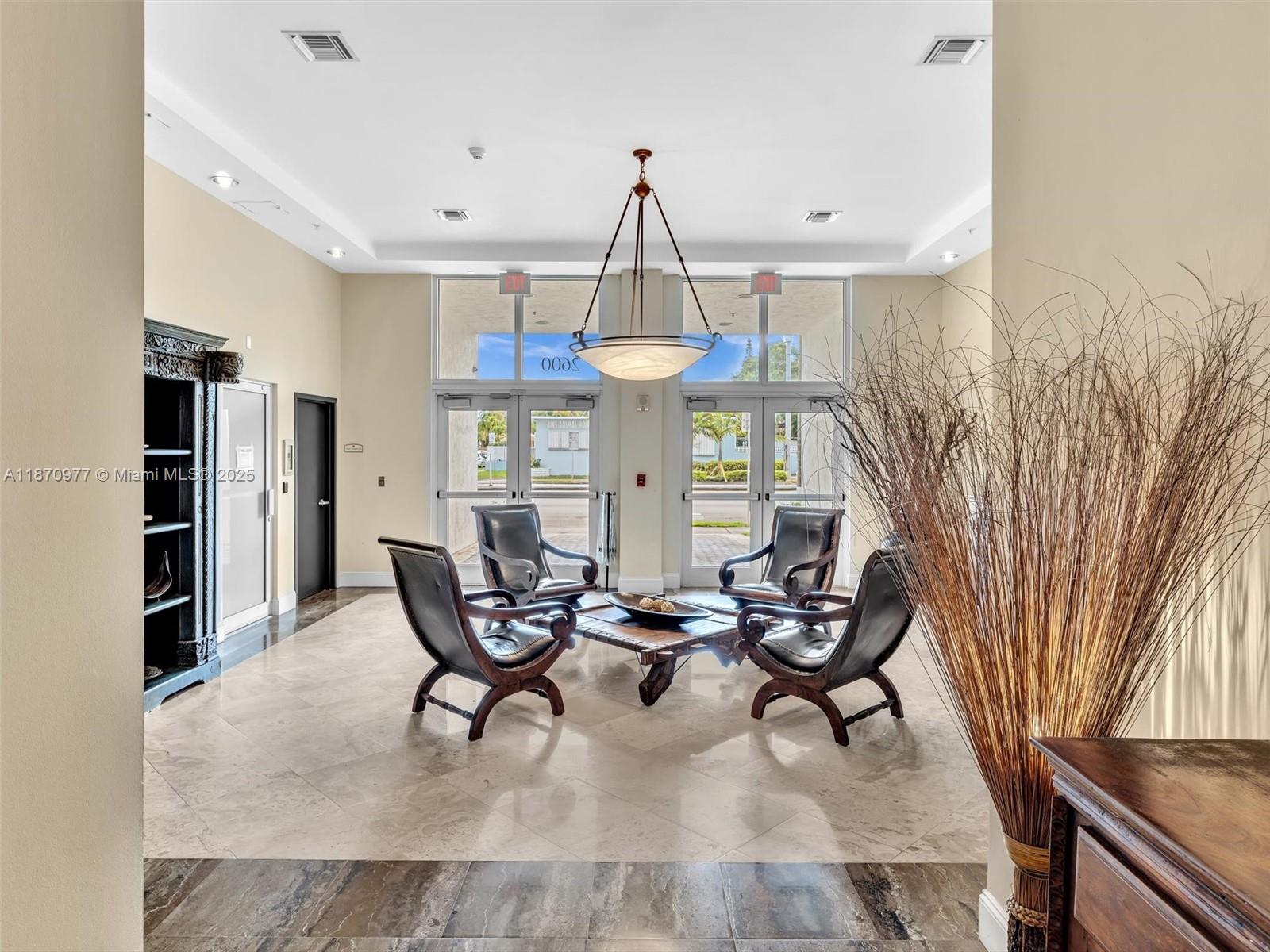 GATEWAY TO THE GROVE COND - Residential