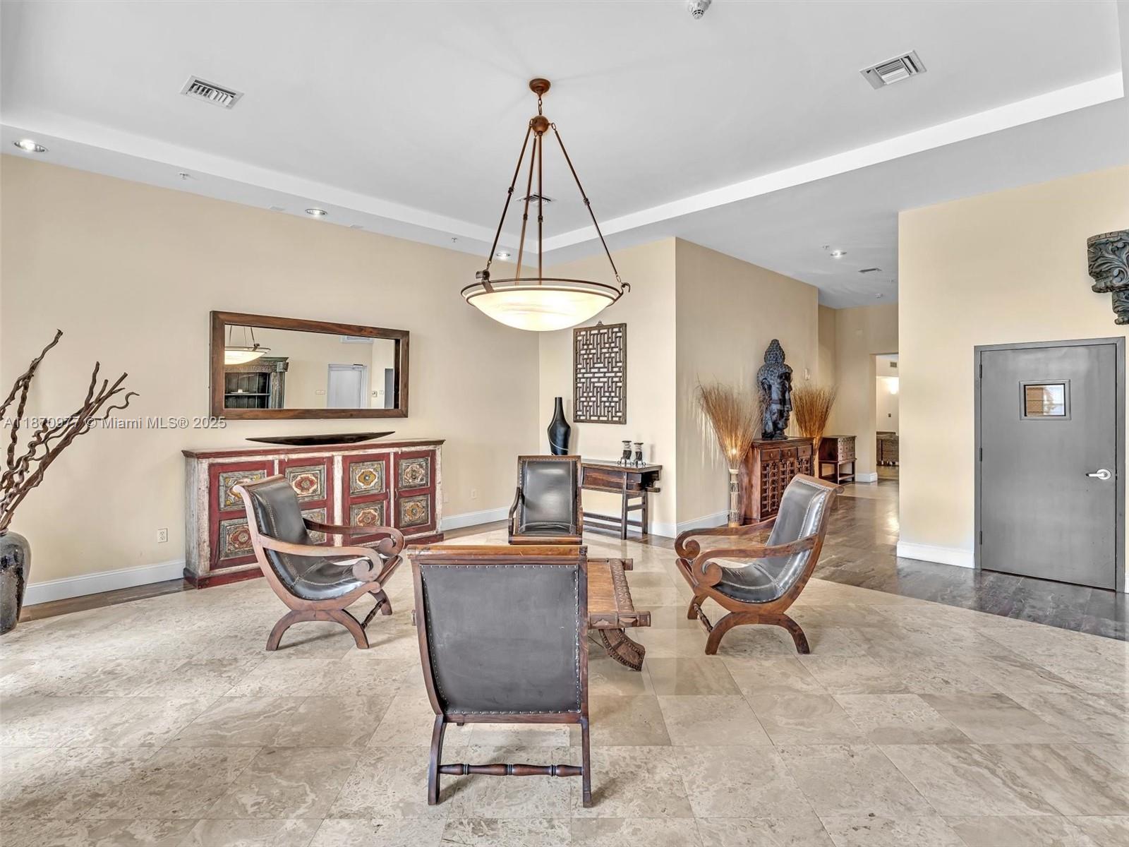 GATEWAY TO THE GROVE COND - Residential