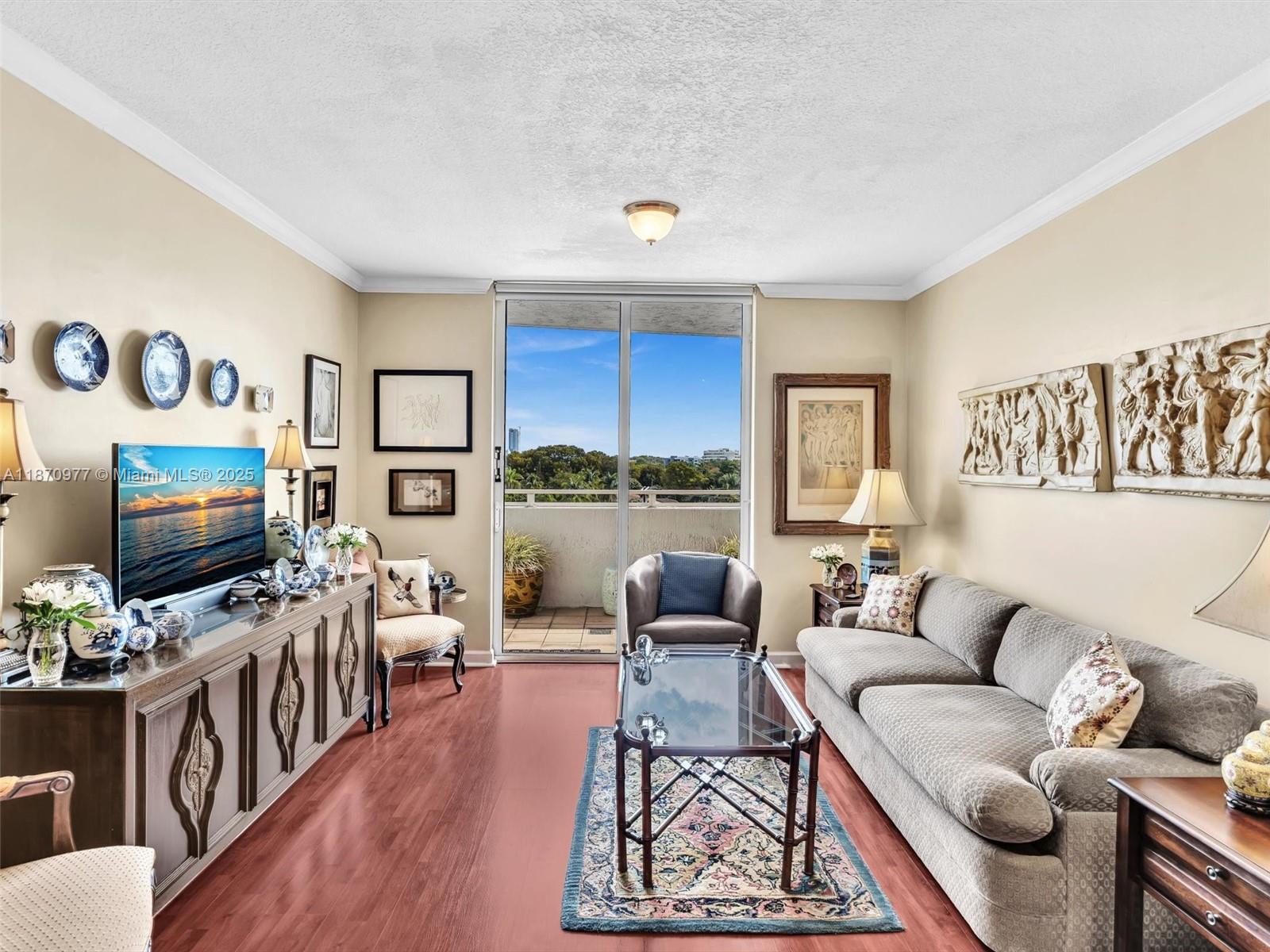 GATEWAY TO THE GROVE COND - Residential