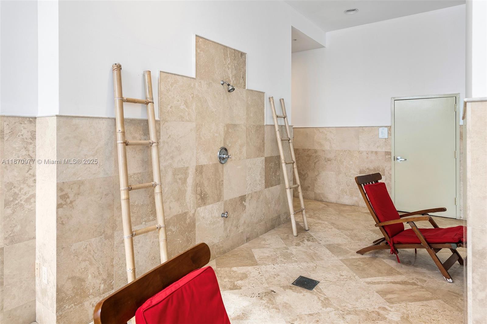 GATEWAY TO THE GROVE COND - Residential