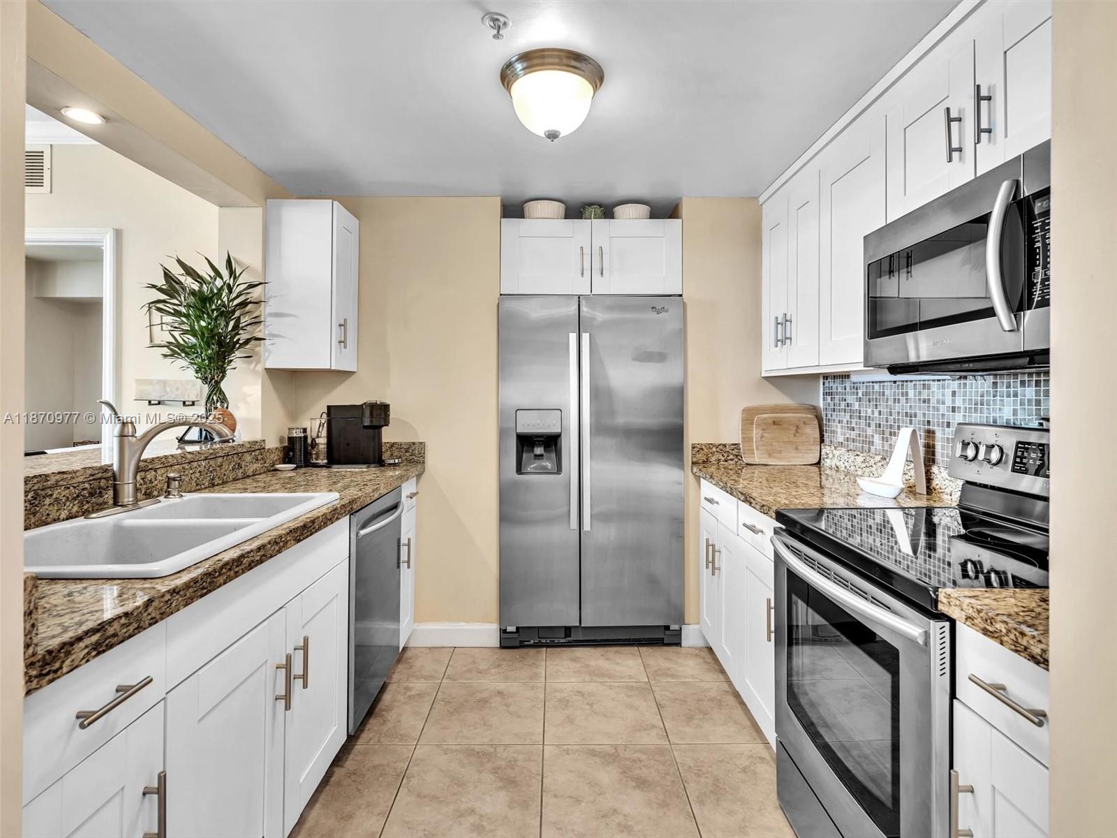 GATEWAY TO THE GROVE COND - Residential