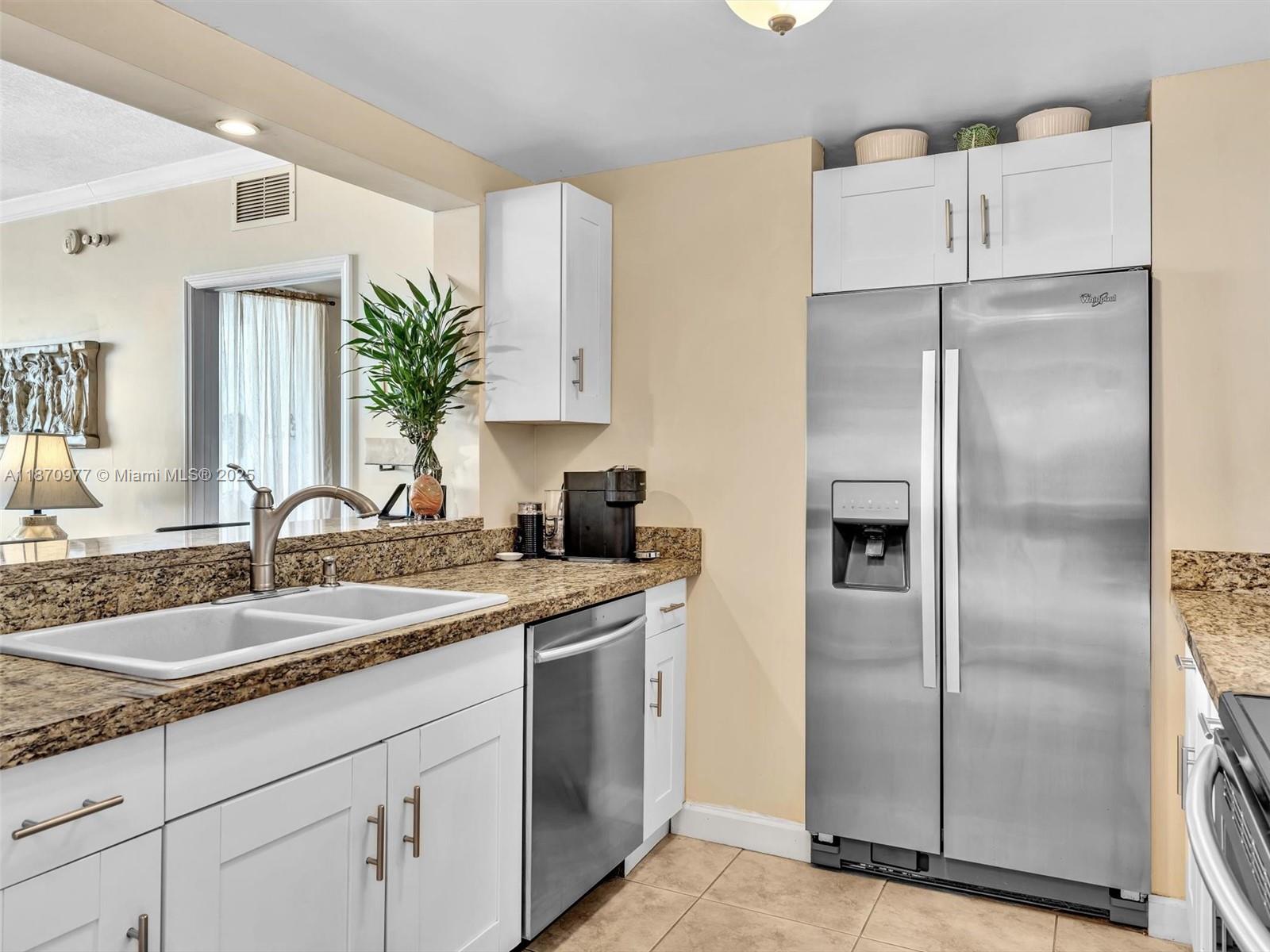 GATEWAY TO THE GROVE COND - Residential