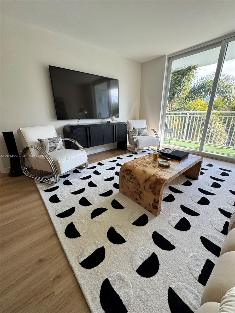 THE PARK GARDENS CONDO - Residential Lease
