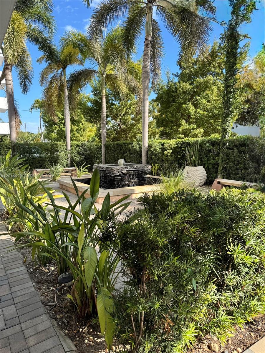 THE PARK GARDENS CONDO - Residential Lease