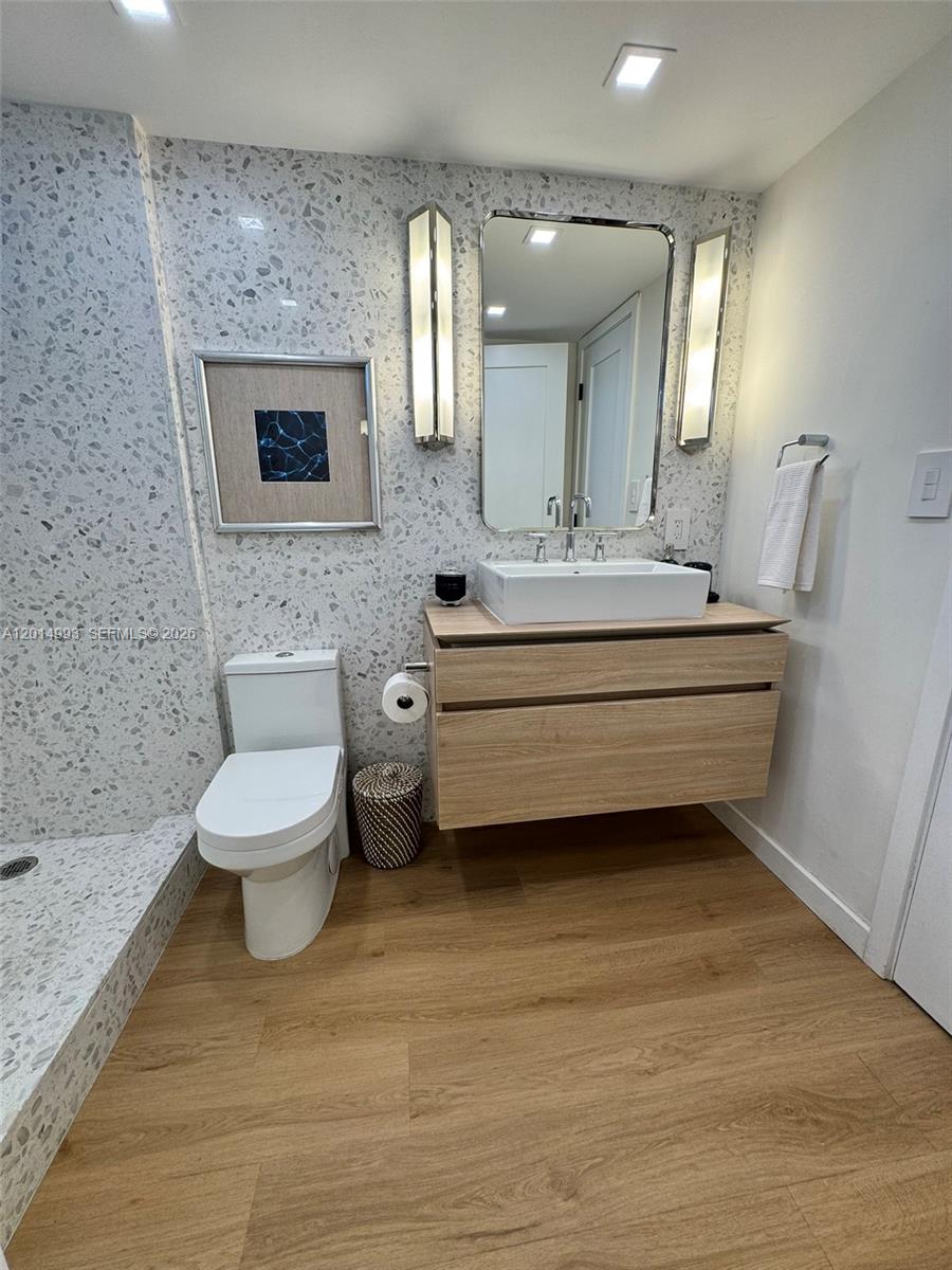 THE PARK GARDENS CONDO - Residential Lease