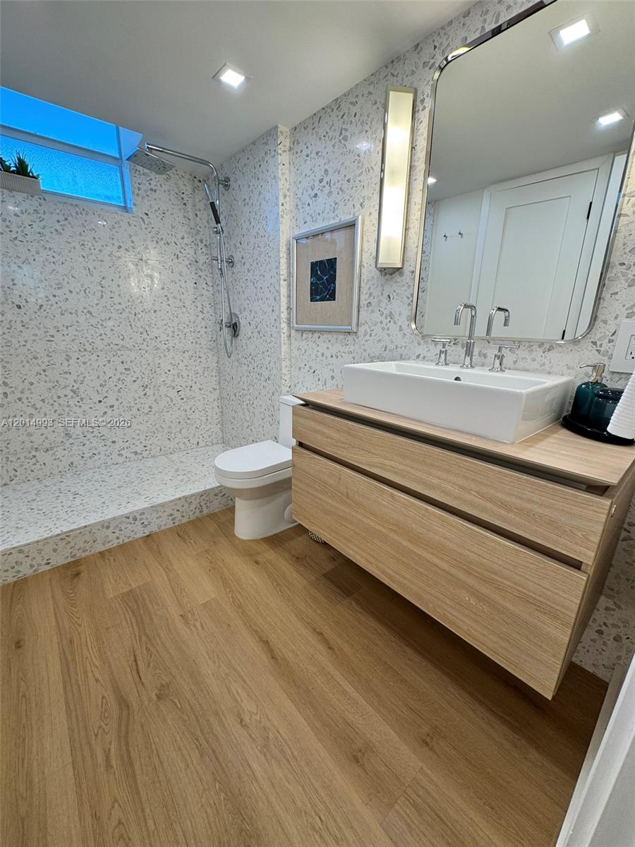 THE PARK GARDENS CONDO - Residential Lease