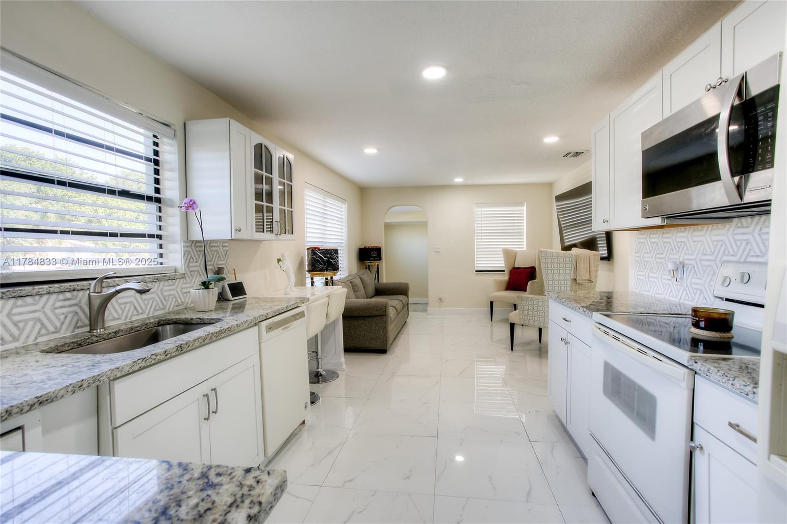 3900 SW 60th Ave