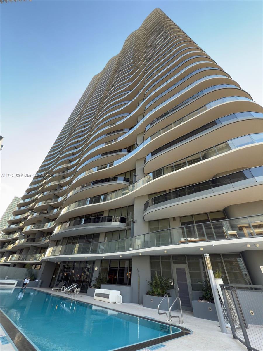 Property for Sale at 1000 Brickell Plz 4314, Miami, Broward County, Florida - Bedrooms: 1 
Bathrooms: 2  - $875,000