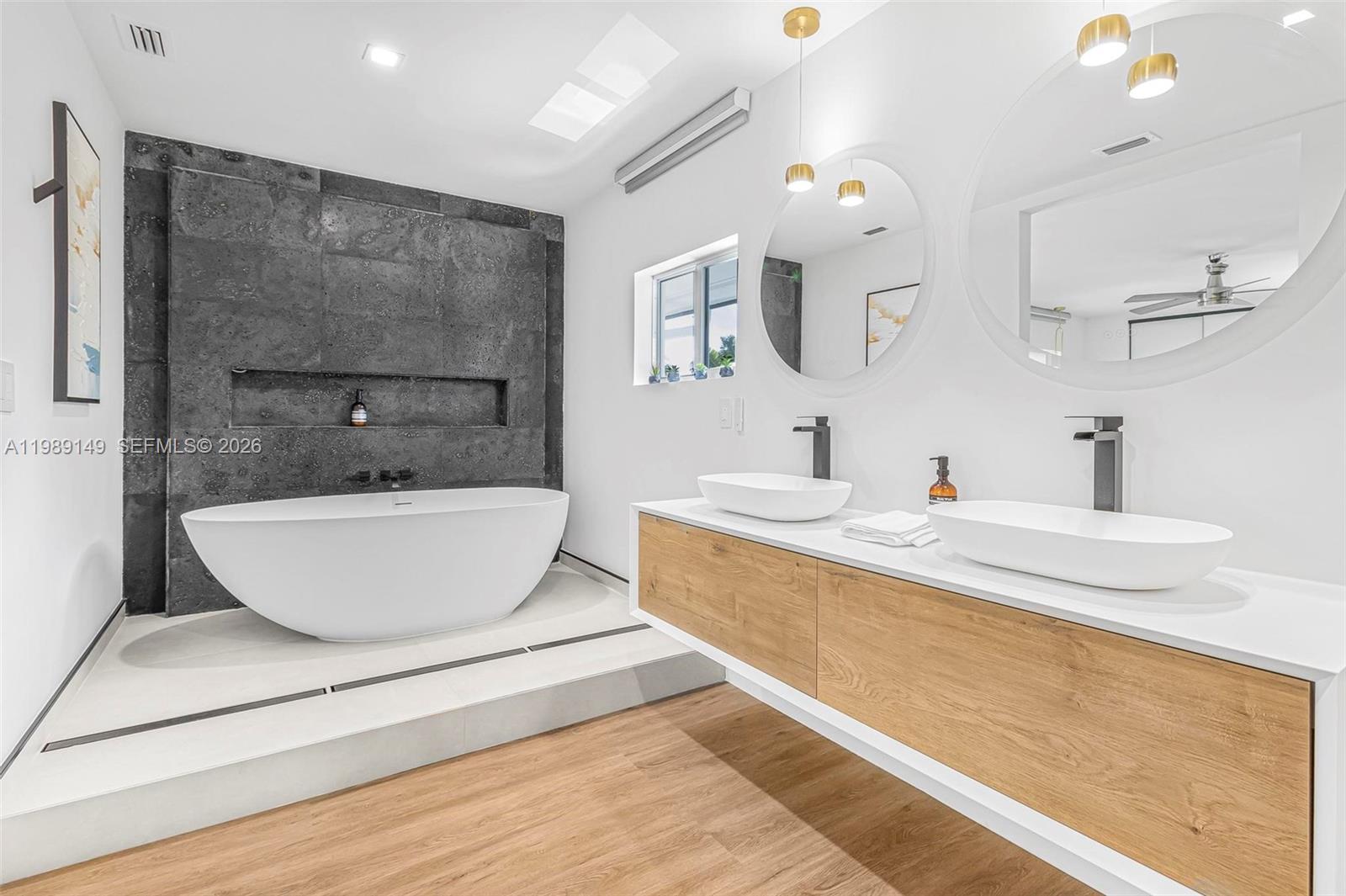 OMNI ESTATES 2ND ADDN - Residential