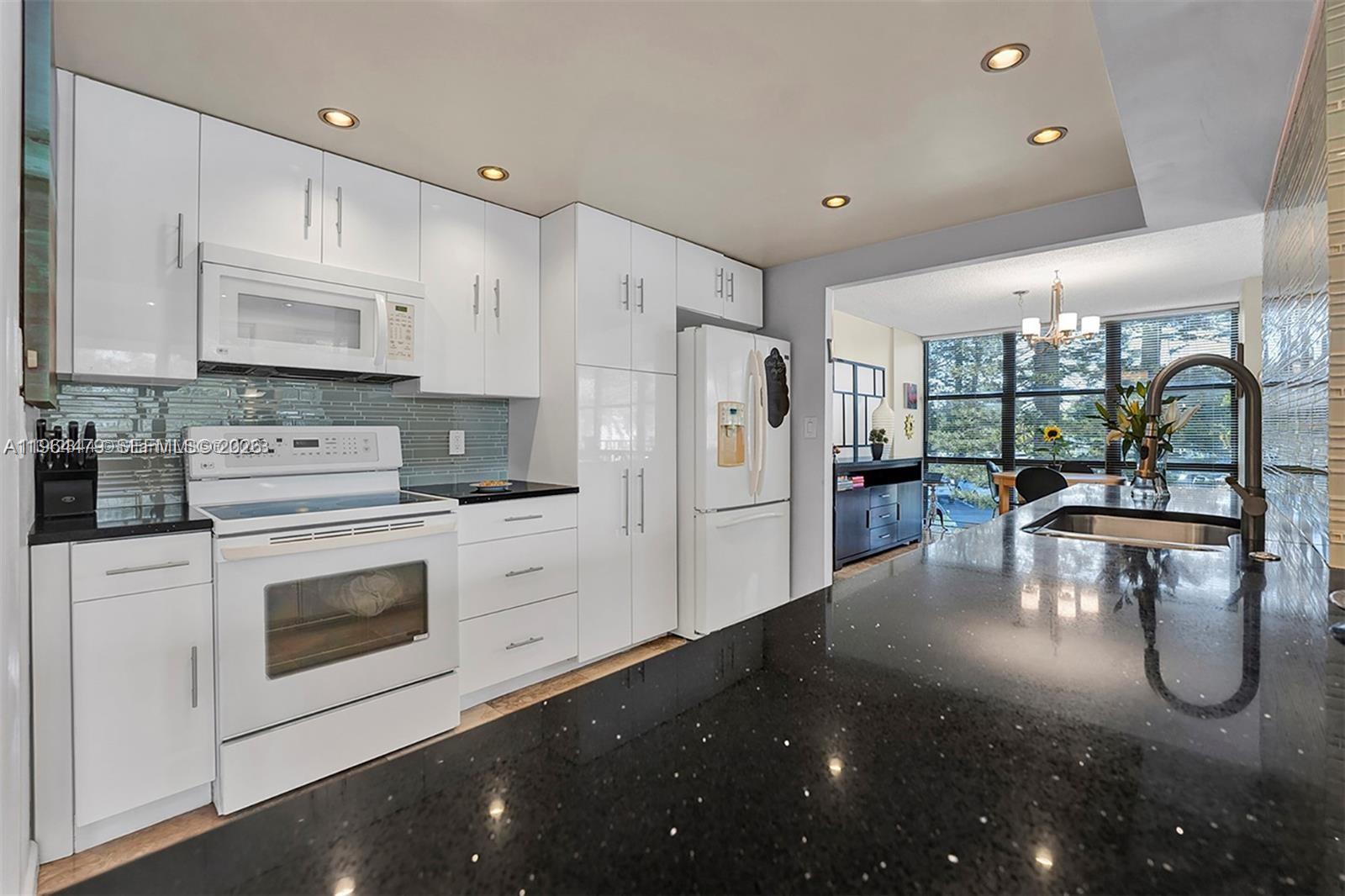 OCEANVIEW PARK CONDO - Residential Lease