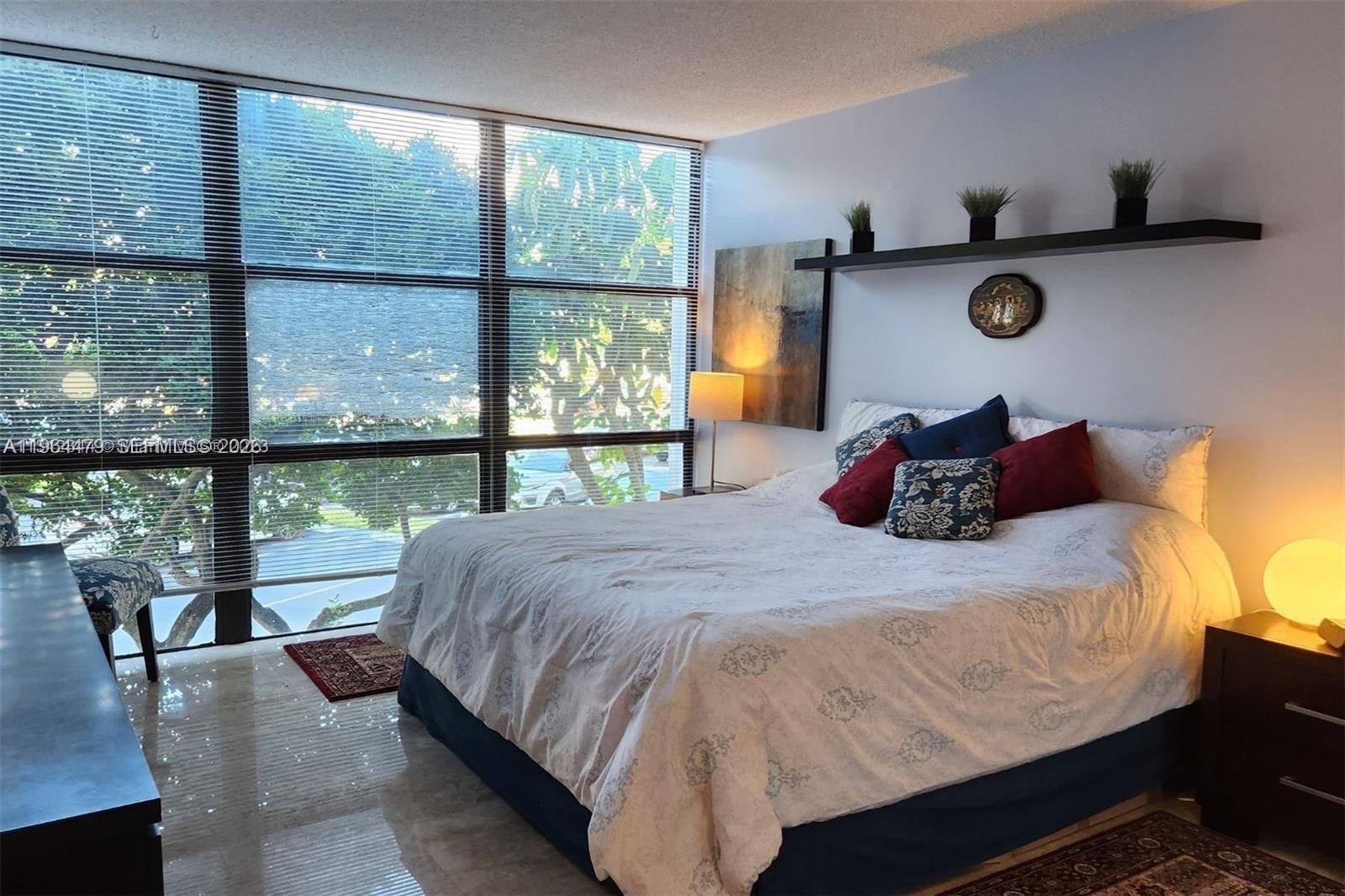 OCEANVIEW PARK CONDO - Residential Lease