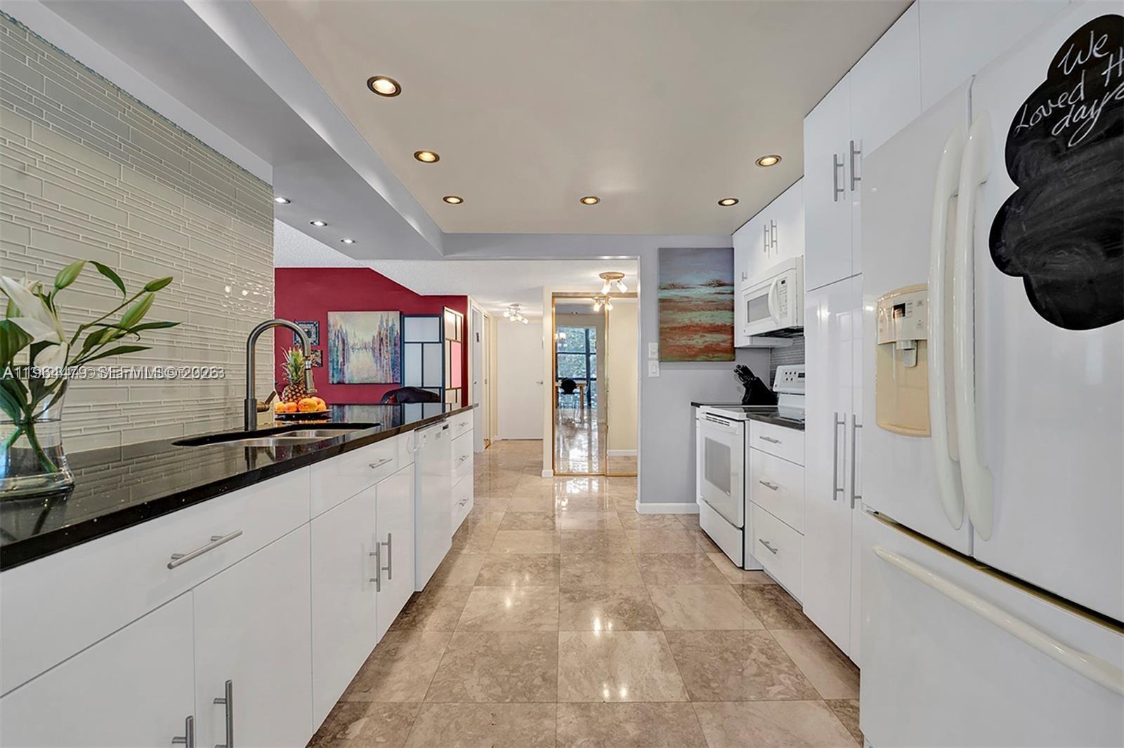 OCEANVIEW PARK CONDO - Residential Lease