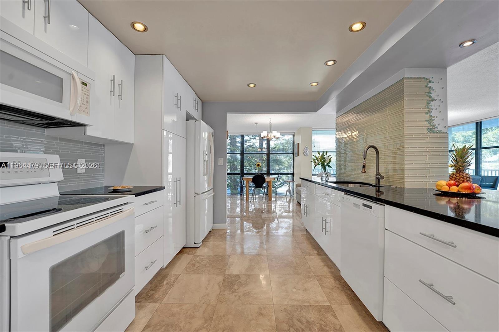 OCEANVIEW PARK CONDO - Residential Lease