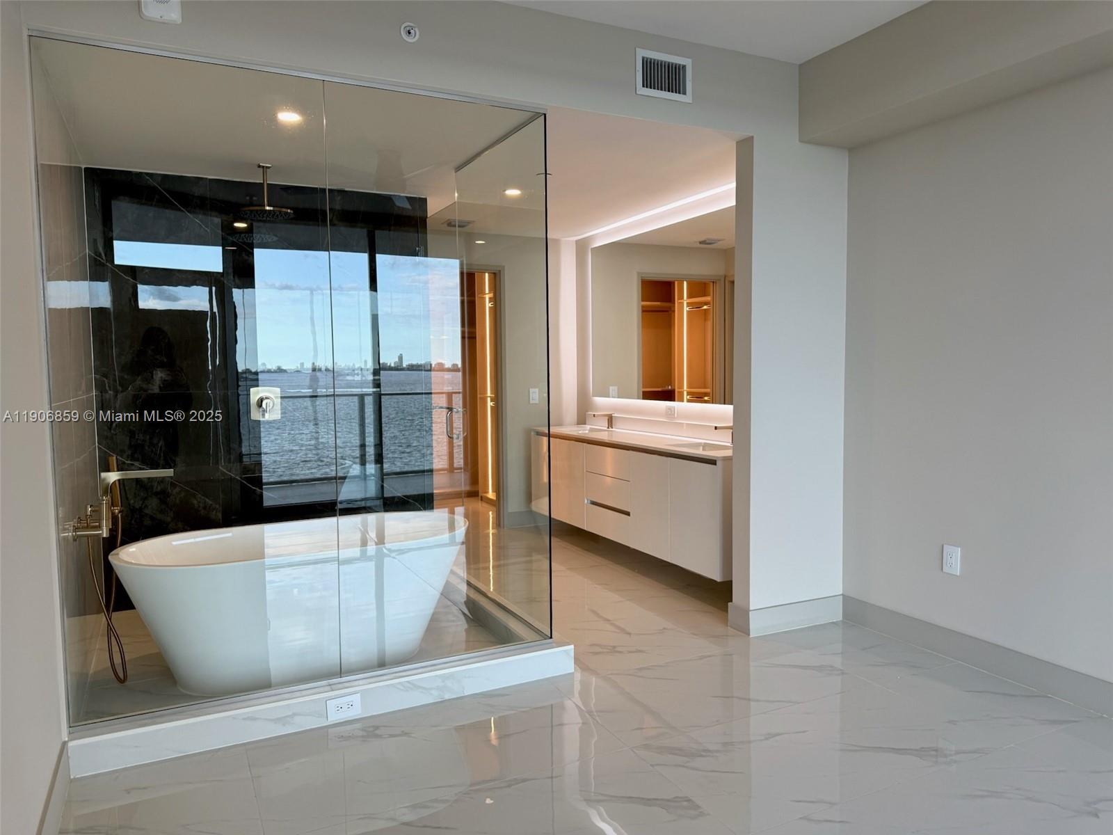 ARIA RESERVE - Residential Lease