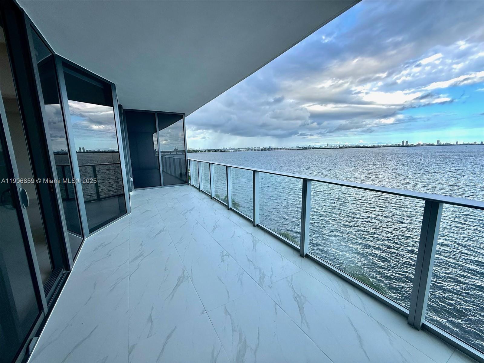 ARIA RESERVE - Residential Lease