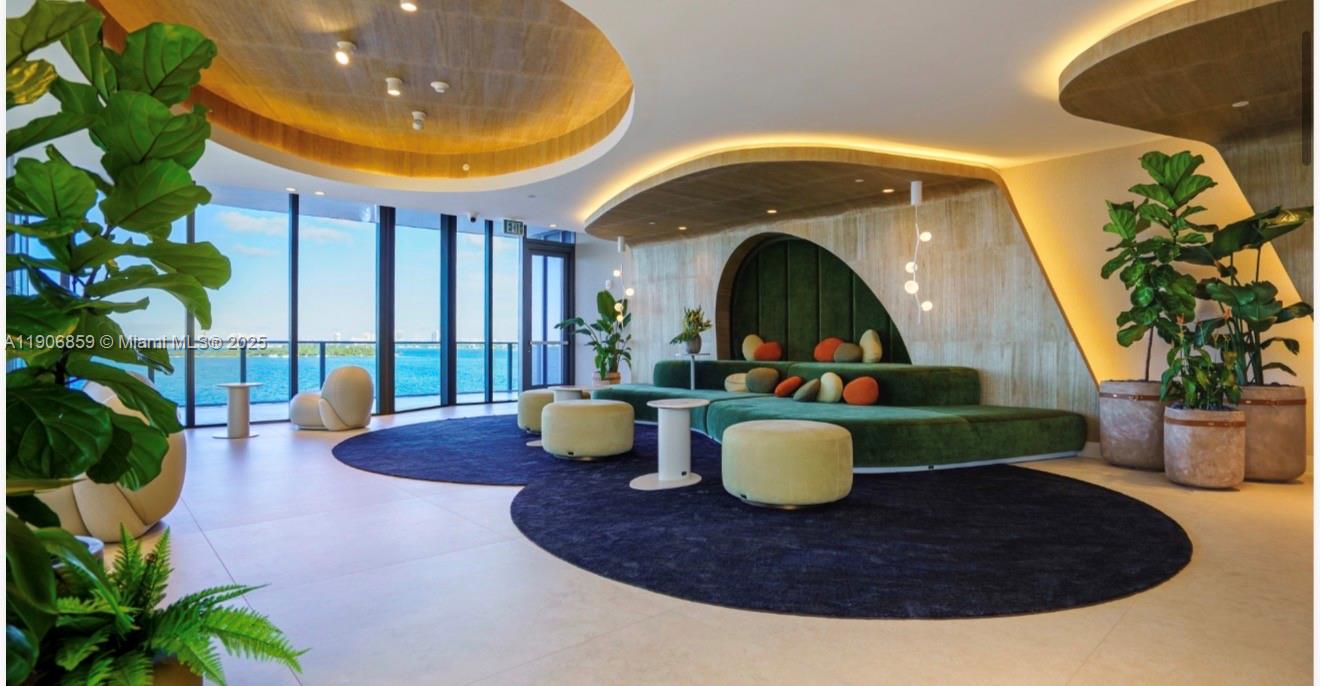 ARIA RESERVE - Residential Lease