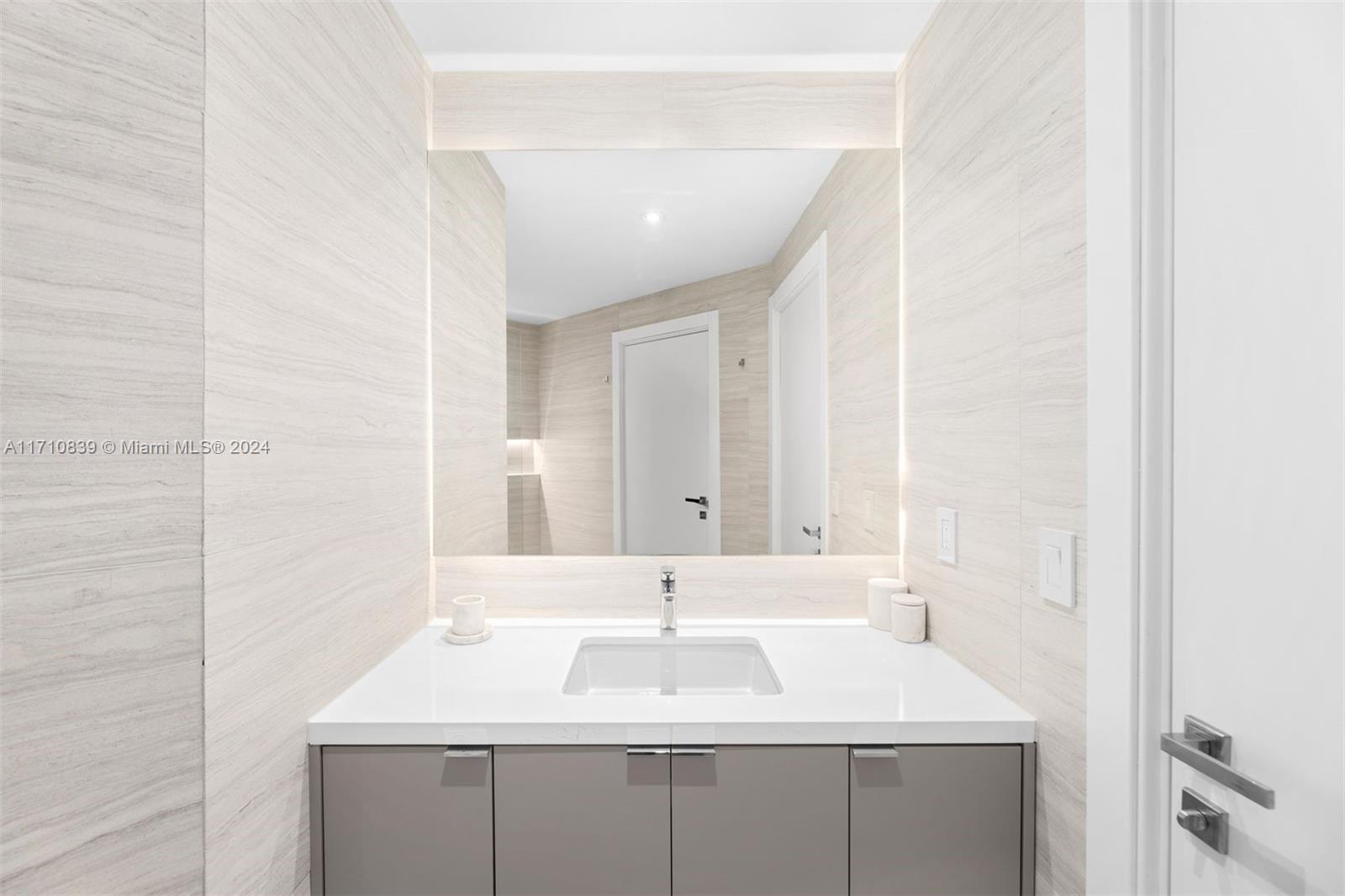 PORTOFINO TOWER CONDO - Residential
