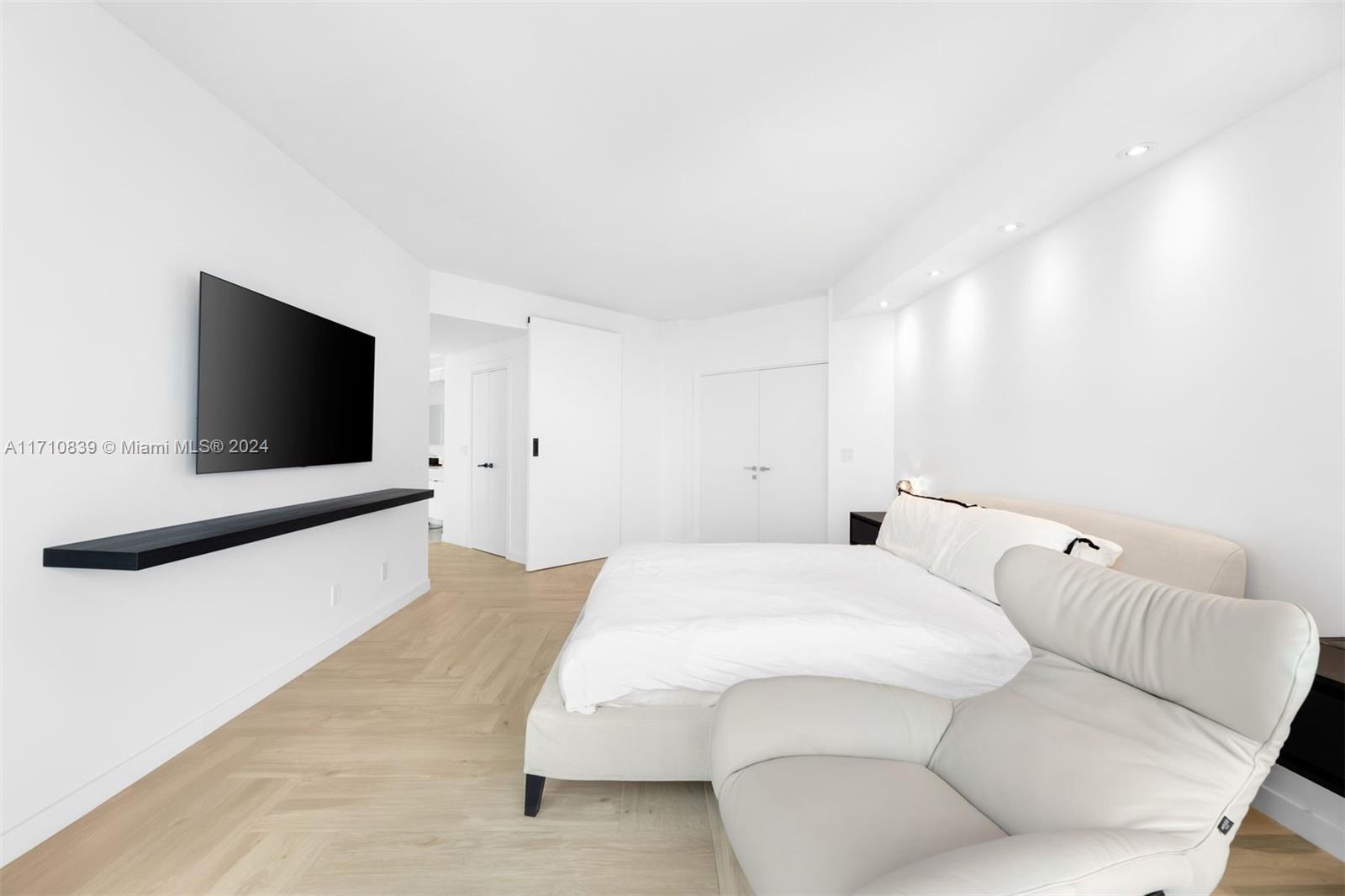 PORTOFINO TOWER CONDO - Residential